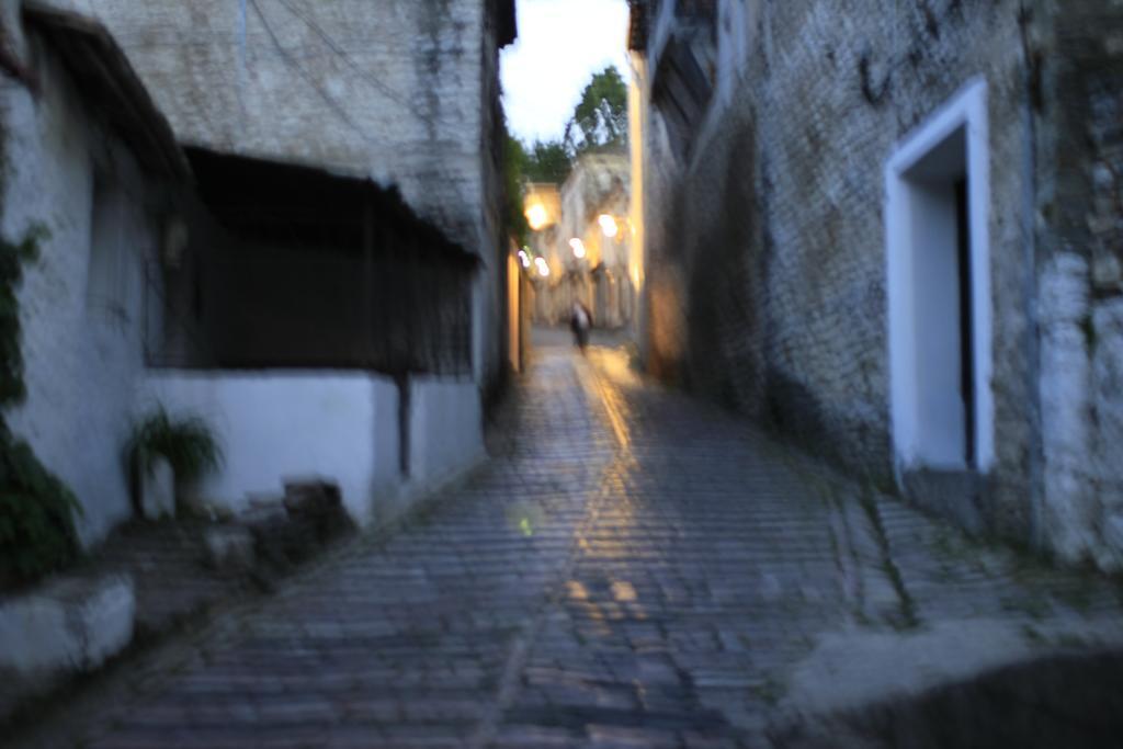 Eva Guesthouse Gjirokaster Bagian luar foto