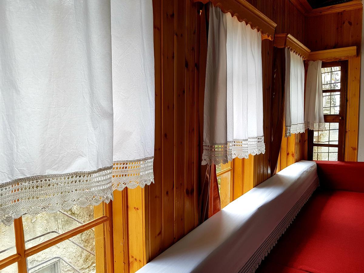 Eva Guesthouse Gjirokaster Bagian luar foto