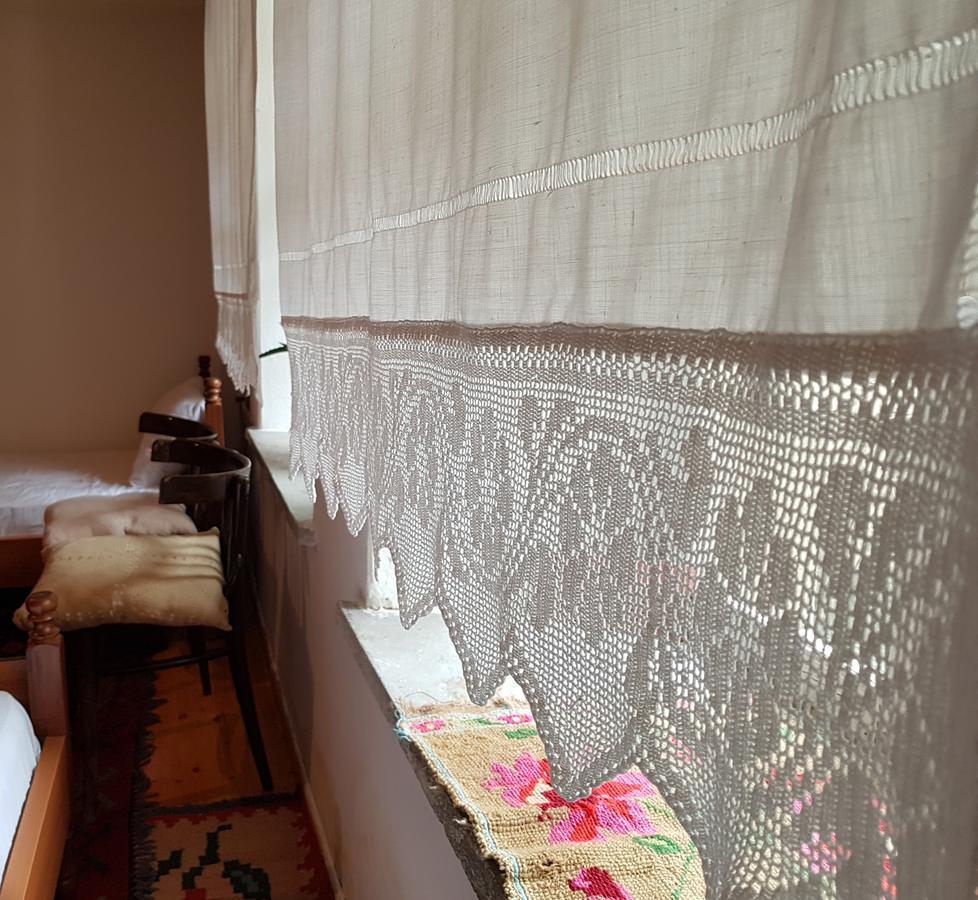 Eva Guesthouse Gjirokaster Bagian luar foto